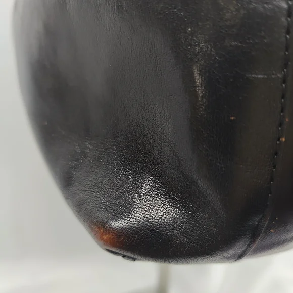 Vintage HOBO INT. Lola Tote Bag Black polished leather / brown wear highlights - Picture 4 of 10